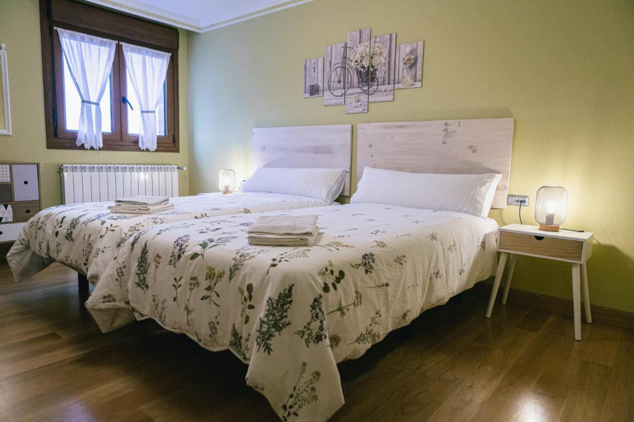 Apartmán Alojamiento Urabain Allo Exteriér fotografie